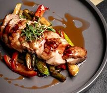 Филе утенка по-восточному с овощами