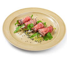 Рулетики с сыром Ростбиф