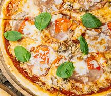 Капричоза с ветчиной и сыром