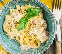 Феттуччине с цыпленком и грибами