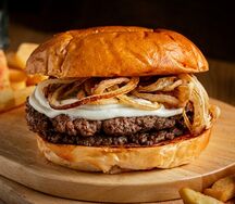 Крафт бургер Дабл с кремом блю чиз