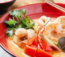 Том ям с морепродуктами