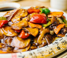 Баклажаны с картофелем и перцем