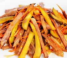 Говядина с корнишонами