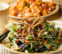 Салат из рукколы с древесными грибами