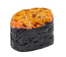 Гункан с лососем