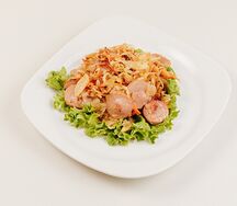 Жареная капуста с сосисками 