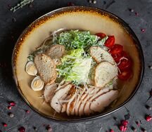 Салат Цезарь с курицей
