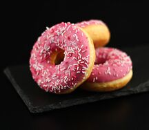 Донат Ягодный микс с начинкой