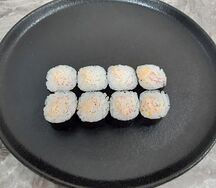 Ролл со снежным крабом в соусе спайси