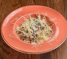 Паста с курицей и шпинатом