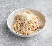 Паста с курицей и грибами