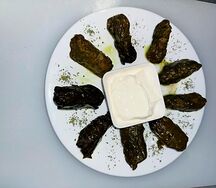 Долма из винoградных листьев