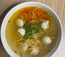 Суп куриный с фрикадельками