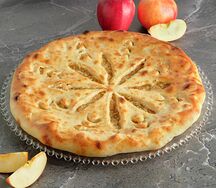 Пирог с яблоком и корицей