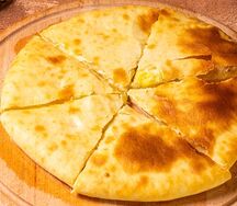 Грузинский пирог с сыром и картофелем