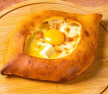 Хачапури по-аджарски