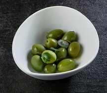 Зелёные оливки