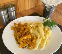Поджарка из свинины с макаронами