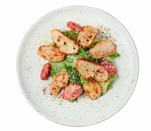 Салат Цезарь с курицей
