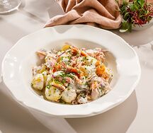 Ланч-салат с копченой неркой