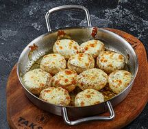 Шампиньоны с запеченным сыром