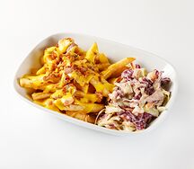 Фри чиз с беконом и Коул Слоу