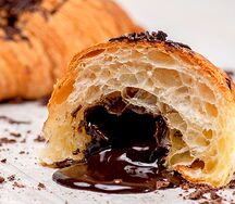 Круассан с начинкой