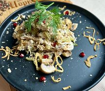 Теплый салат с куриной грудкой