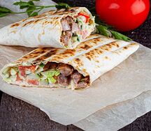 Гирос с курицей на углях