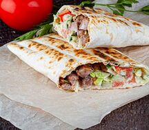 Гирос со свининой на углях