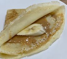 Блинчик с арахисовой пастой и бананом