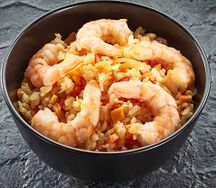 Wok с креветками в остром соусе