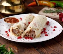 Люля-кебаб из говядины в лаваше бурум-дурум