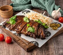 Свиные рёбра BBQ с Коул Слоу