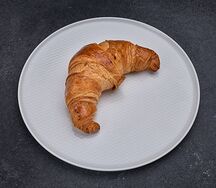 Круассан с малиновым кремом
