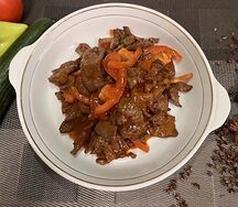 Говядина с помидорами