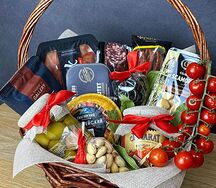Мужской съедобный букет Мясная корзина