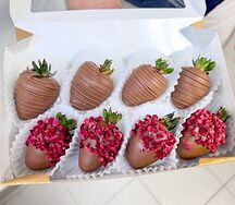 Клубника в шоколаде для мамы Молочная