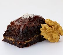 Пахлава шоколадная с грецкими орехами