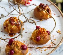 Сет сырных профитролей с паштетами (цыпленок, утка и говядина)