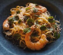 Спагетти с креветками