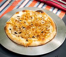 Лепешка с креветками и стржкой тунца