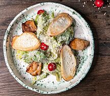 Цезарь с мясом цыплёнка