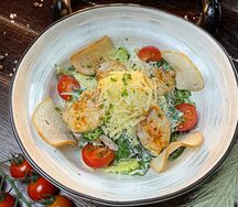 Цезарь с курицей