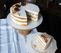 Сметанник с варёной сгущёнкой