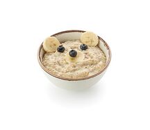 Каша овсяная со свежими ягодами