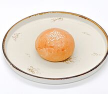 Булочка с кунжутом