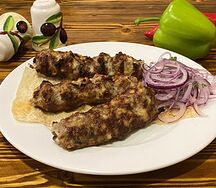 Люля-кебаб из говядины с сыром и грибами
