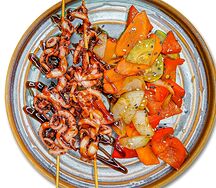 Шашлычок с щупальцами кальмара